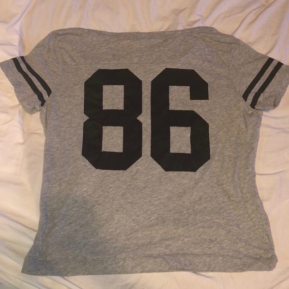 PINK Victoria Secret Vneck Tshirt - Picture 2 of 4